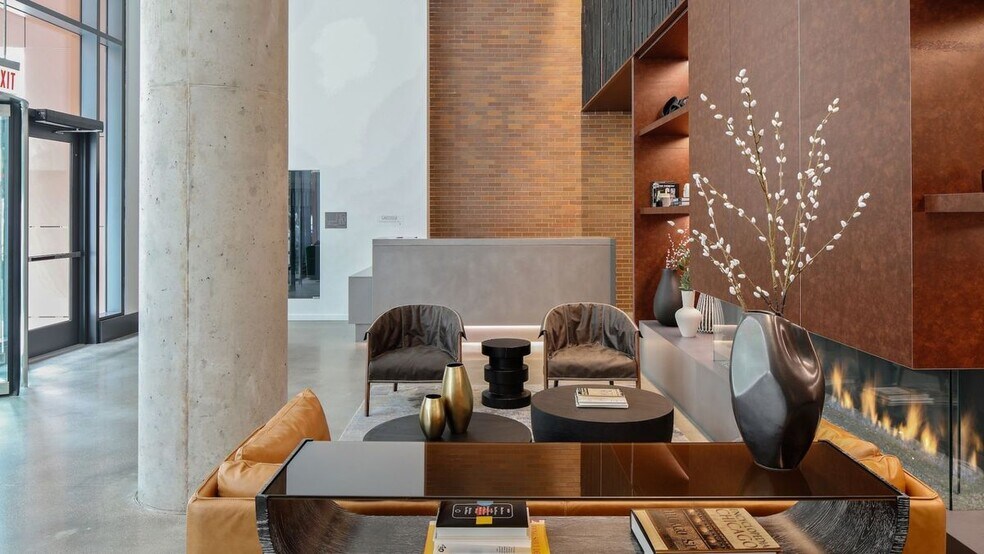 Building Photo - 166 N Aberdeen St