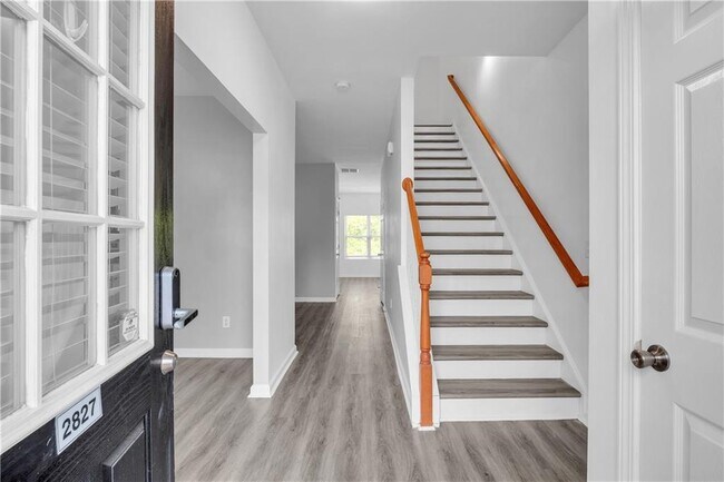 Building Photo - 2827 Creek Bottom Ct