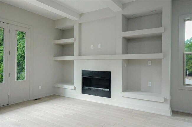 Building Photo - 845 Canterbury Rd NE