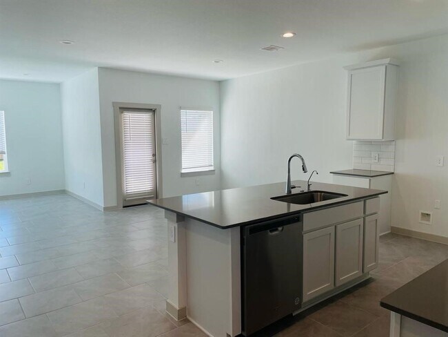Building Photo - 28935 Yukon River Ct