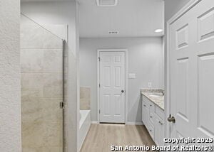 Building Photo - 221 Savage St