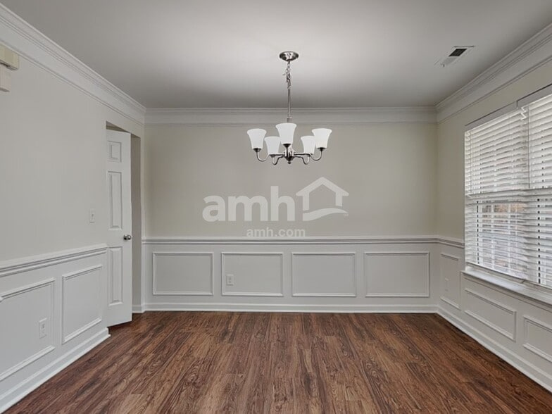 Building Photo - 5223 Sunriver Rd