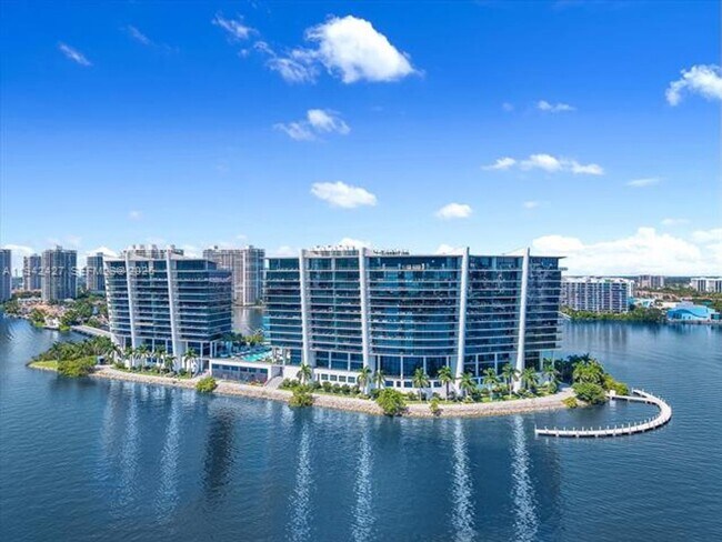 Building Photo - 5500 Island Estates Dr