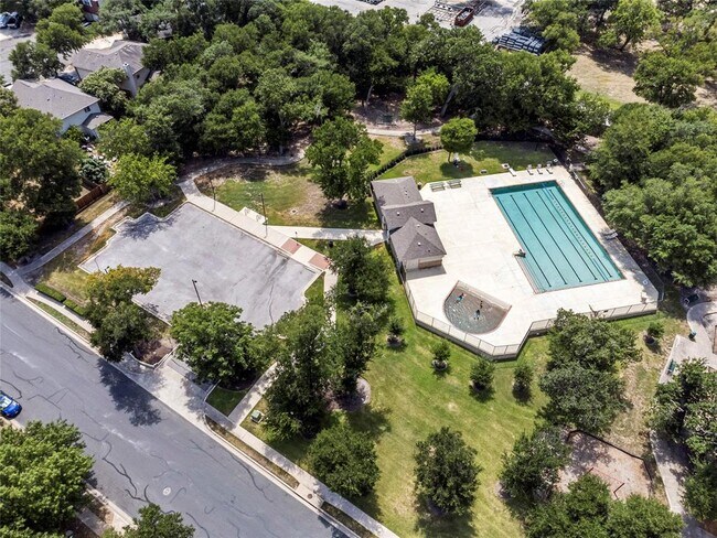 Building Photo - 9004 Berryline Cove