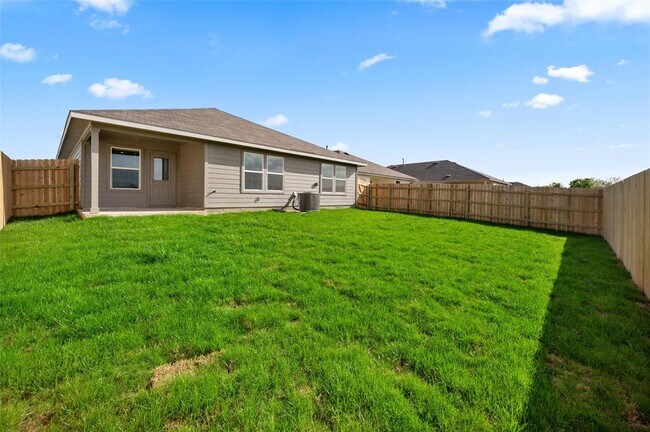 Building Photo - 1641 Lilyturf Rd