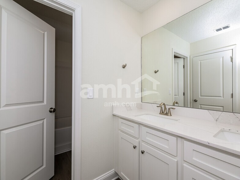 Building Photo - 96858 Blackrock Cv Wy