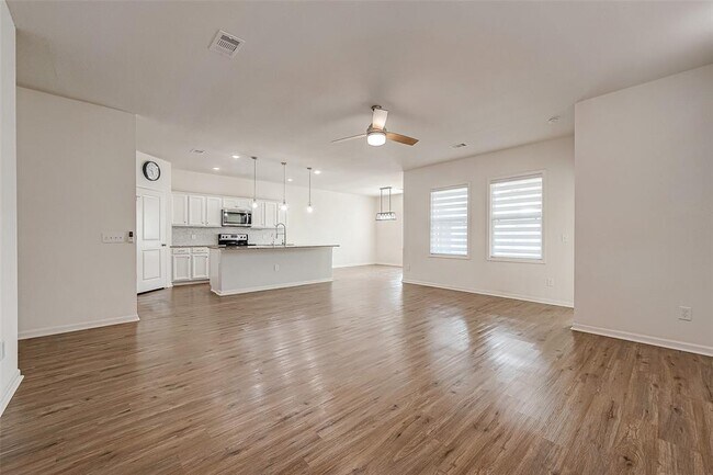 Building Photo - 1017 White Birch Ln