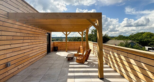 Roof top seating with pergola - 3154 6th Ave