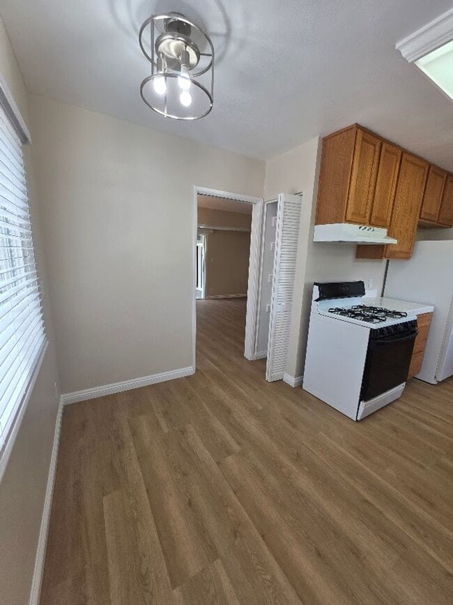 Building Photo - TURNKEY-RENT READY SPACIOUS 2BD/2BA HOME, ...