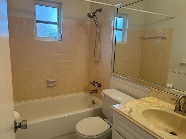 Building Photo - 289 Deltona Blvd