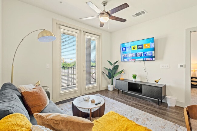 Primary Photo - 10550 N Central Expy