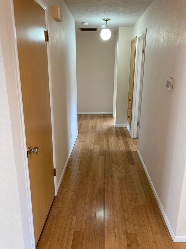 Building Photo - Mid-Century Four Bedroom in Candalaria, La...