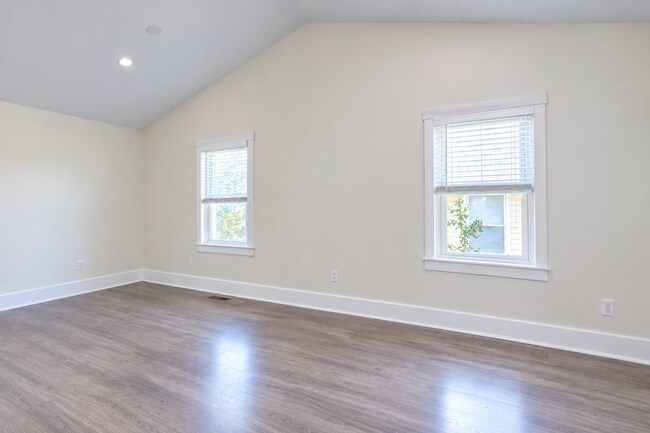 Building Photo - 65 Maytown Ave