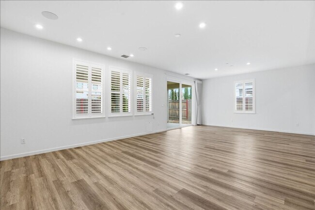 Building Photo - 7503 Allan Detrick Ave