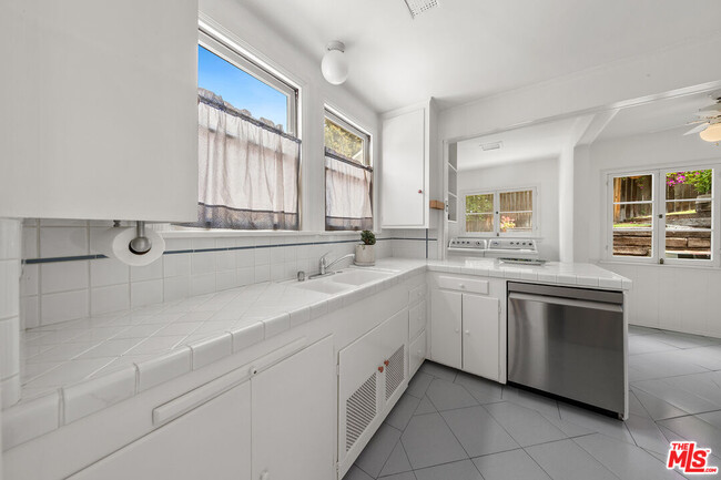 Building Photo - 2413 Argosy Way