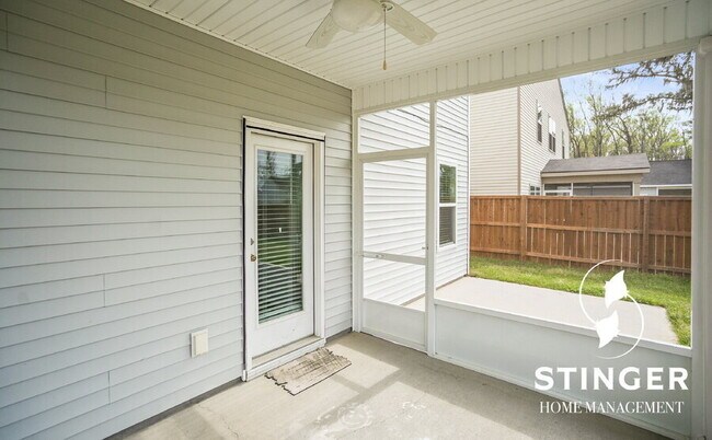 Building Photo - 38 Chestnut St