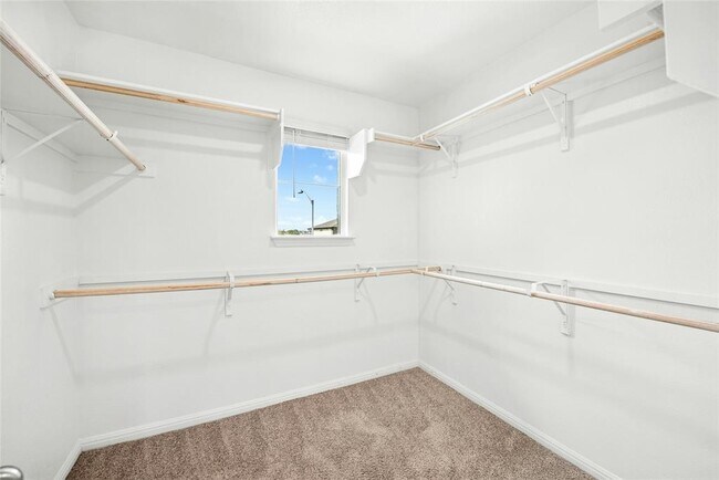 Building Photo - 412 Brody Ln