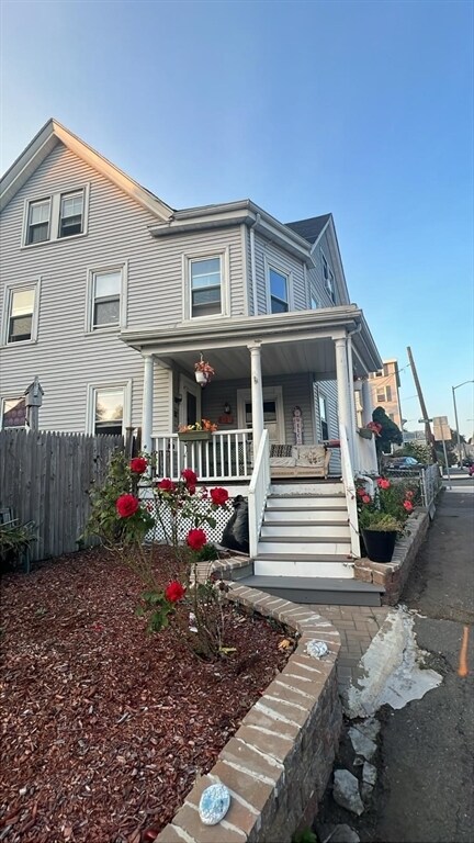 Primary Photo - 52 Essex St