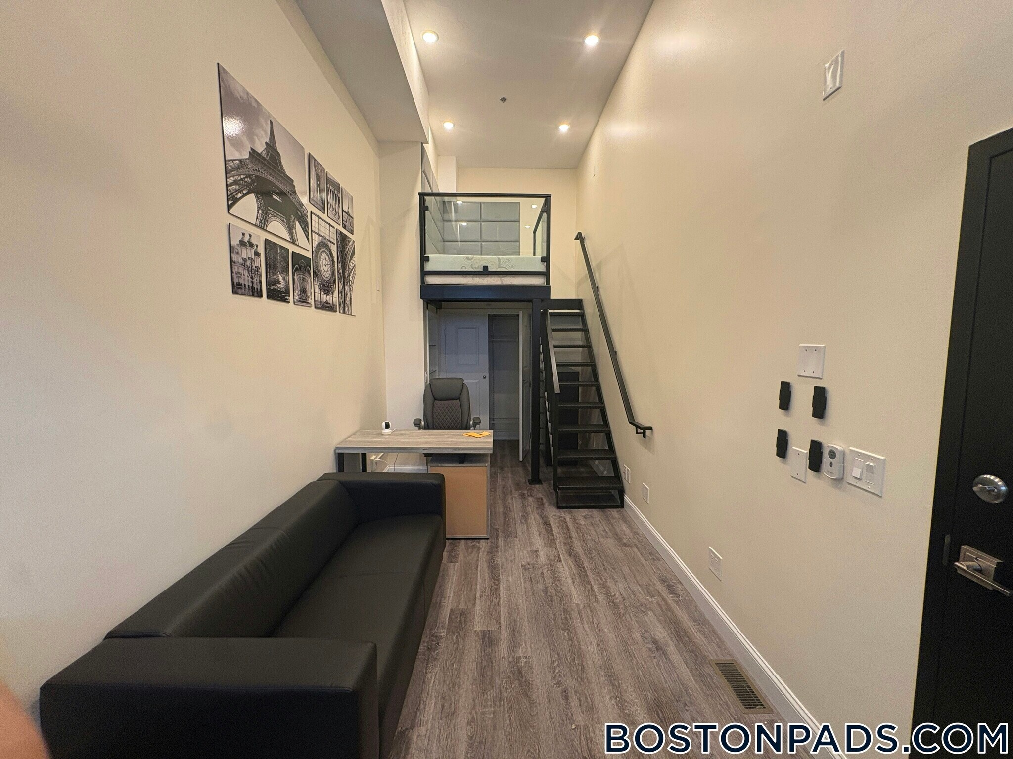 Building Photo - 1028a Commonwealth Ave