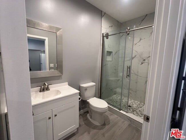 Building Photo - 6833 Lubao Ave