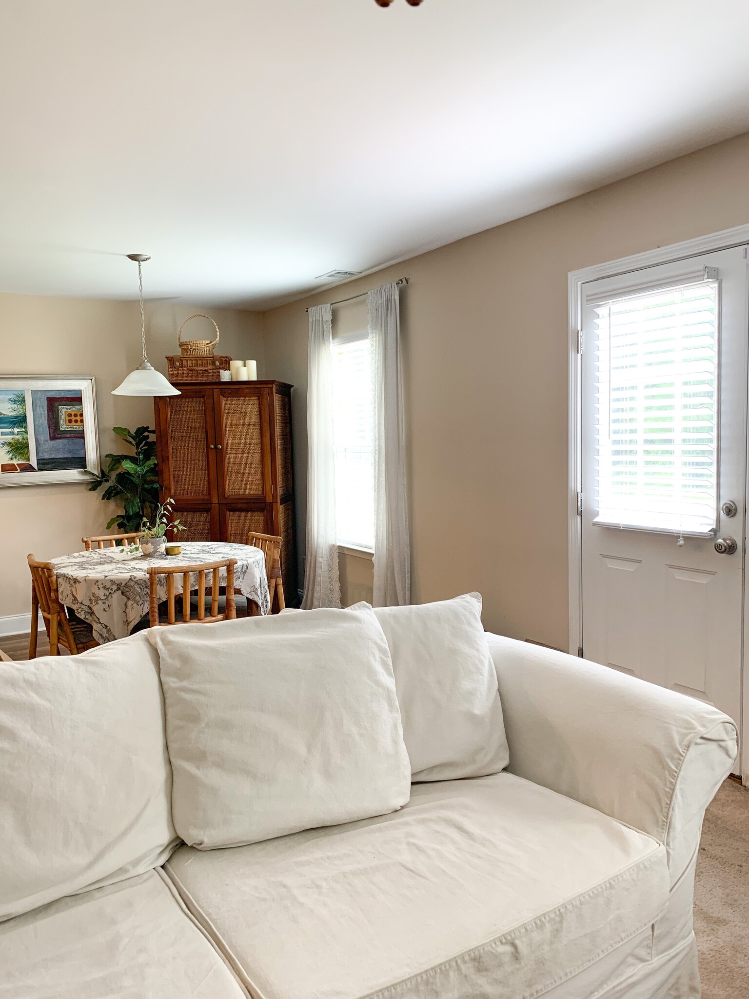 OPEN DINING/LIVING - 110 Ristona Dr