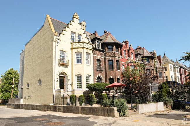 Building Photo - 1337 Harvard St NW