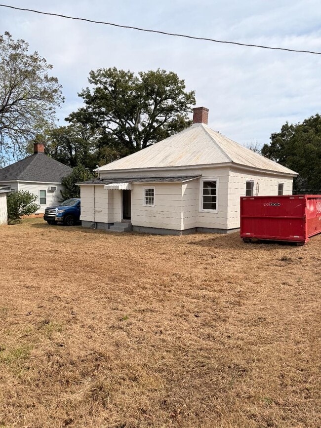 Building Photo - 382 Farley St