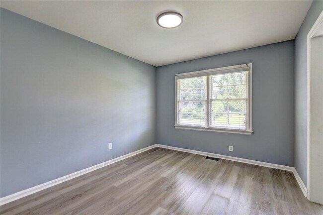 Building Photo - 970 Oglethorpe Ave