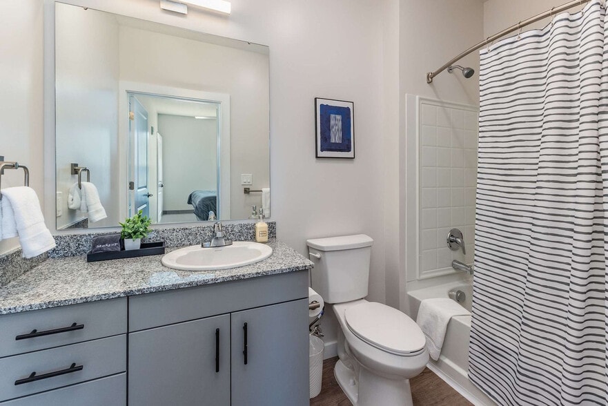 Building Photo - 1001 Marshall Ave