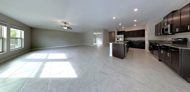 Building Photo - 376 Rain Berry Ave