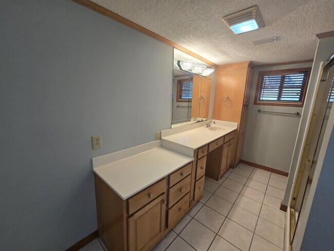 Building Photo - 1307 Point Peter Rd