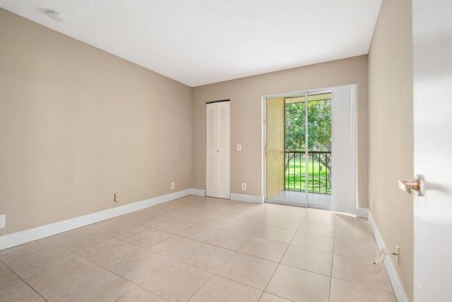 Building Photo - 516 Meadows Cir