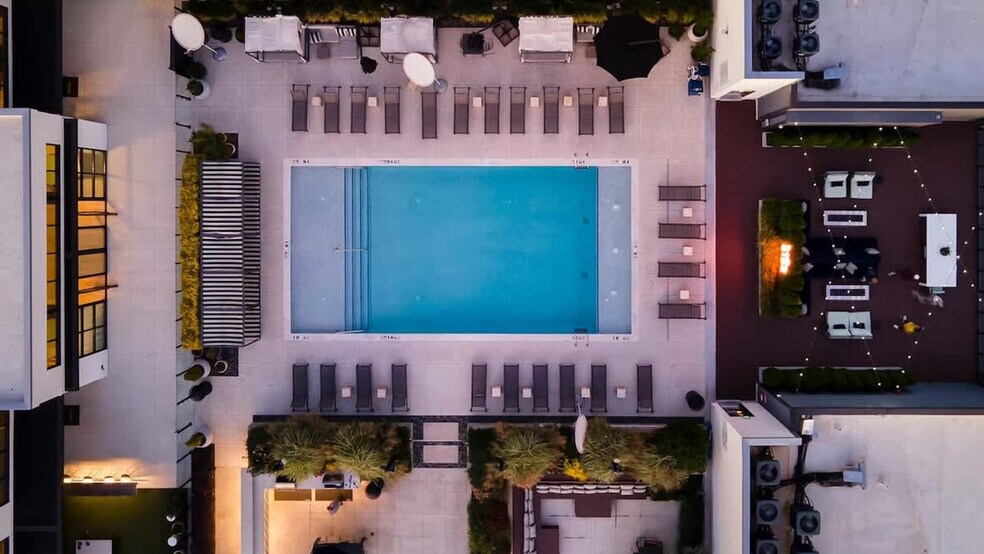 Building Photo - 777 11th St NW