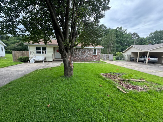 Building Photo - 1317 Hendrix Dr