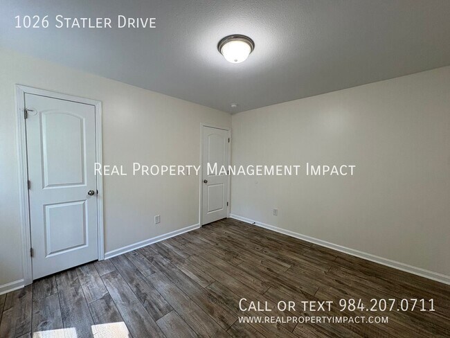 Building Photo - 1026 Statler Dr