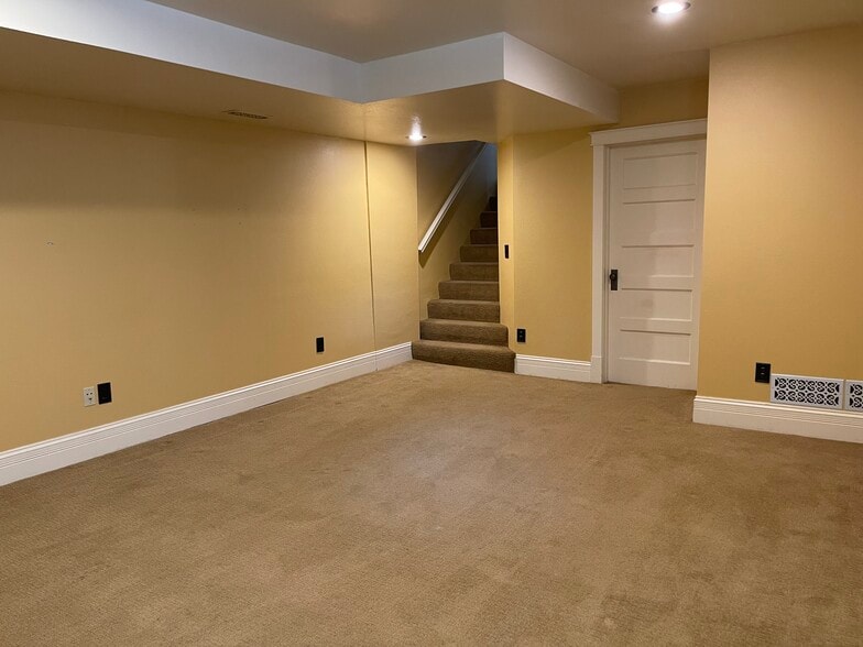 Big, bright lower level family room - 1310 S Phillips Ave