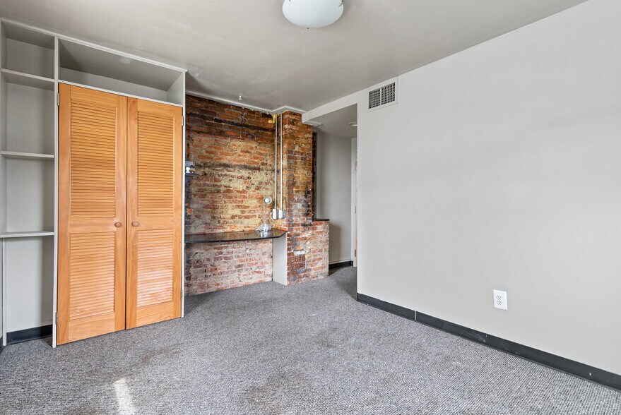 Building Photo - 1428 Cecil B Moore Ave