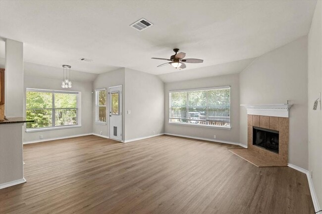Building Photo - 2808 Barefoot Ln