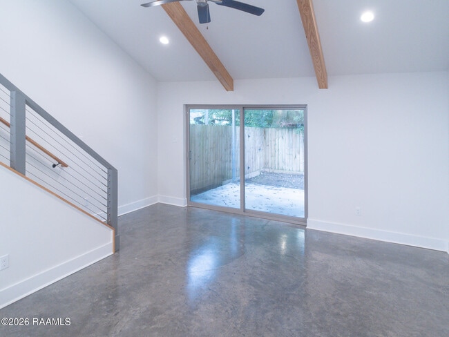 Building Photo - 110 Oak Plns Aly