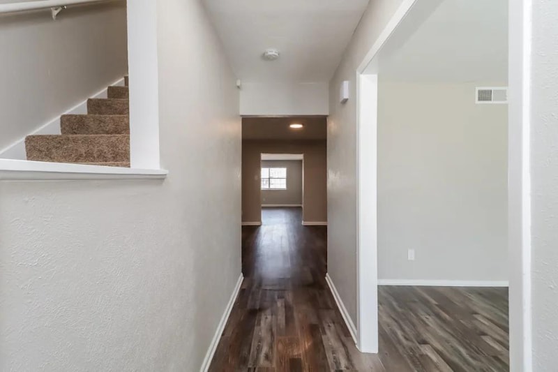 Building Photo - 1807 Rosewood Ln
