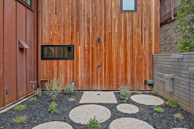 Building Photo - 4640 Del Monte Ave