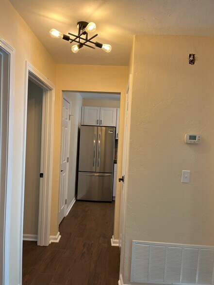 Building Photo - 728 Pointe Ct
