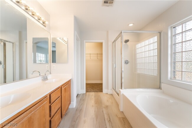 Building Photo - 1242 La Ballena Trail