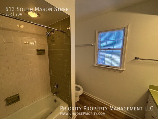 Building Photo - 613 S Mason St