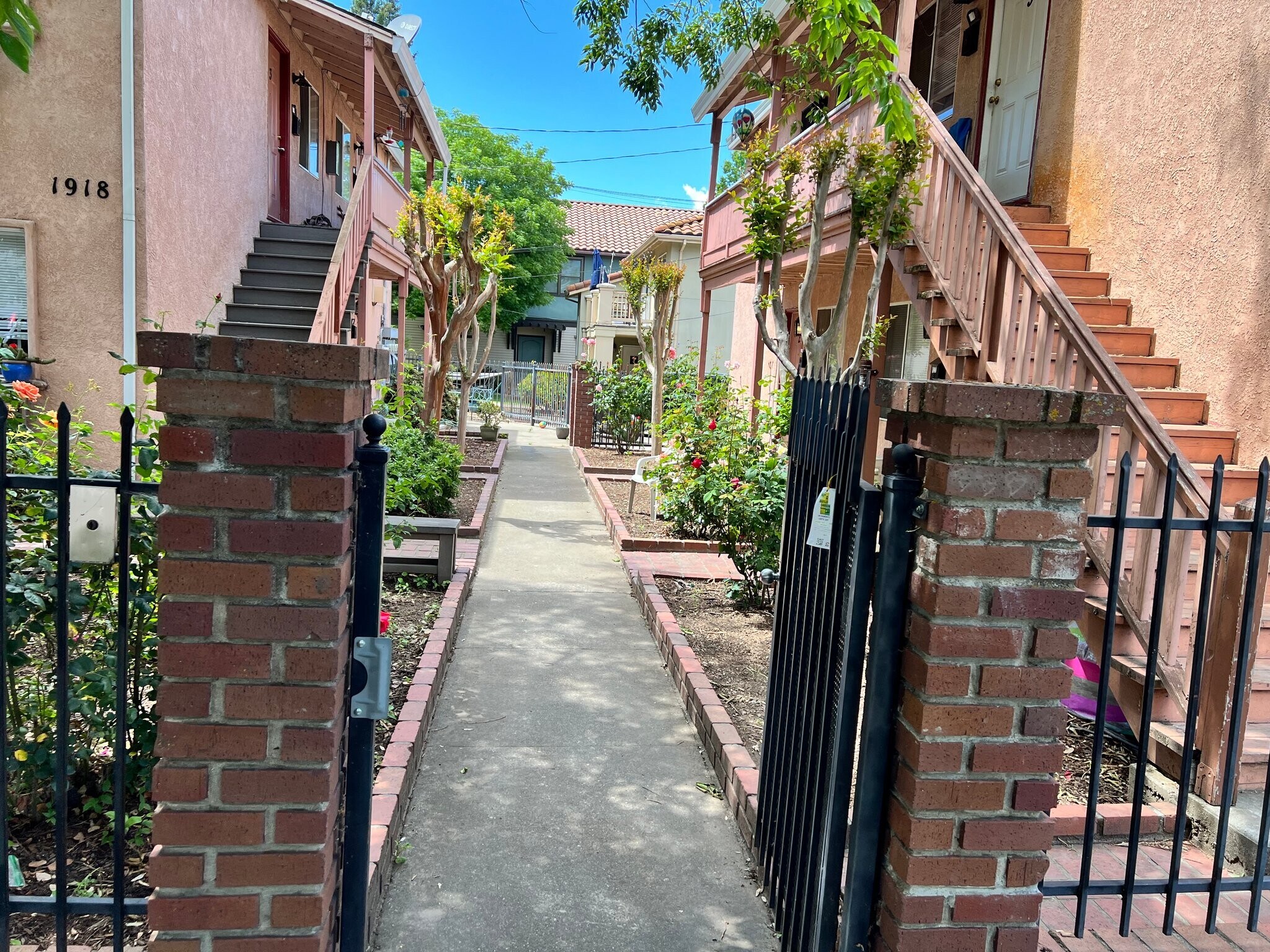 Building Photo - 1916-1918 7th St