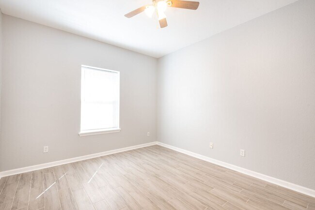 Building Photo - 1302 San Miguel Dr