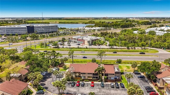 Building Photo - 890 N Village Dr