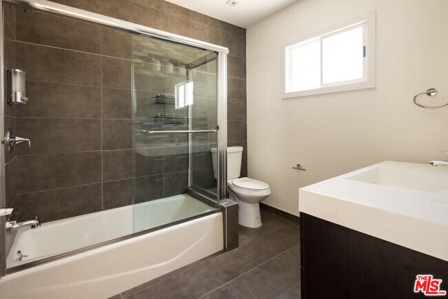 Building Photo - 10901 Terryview Dr