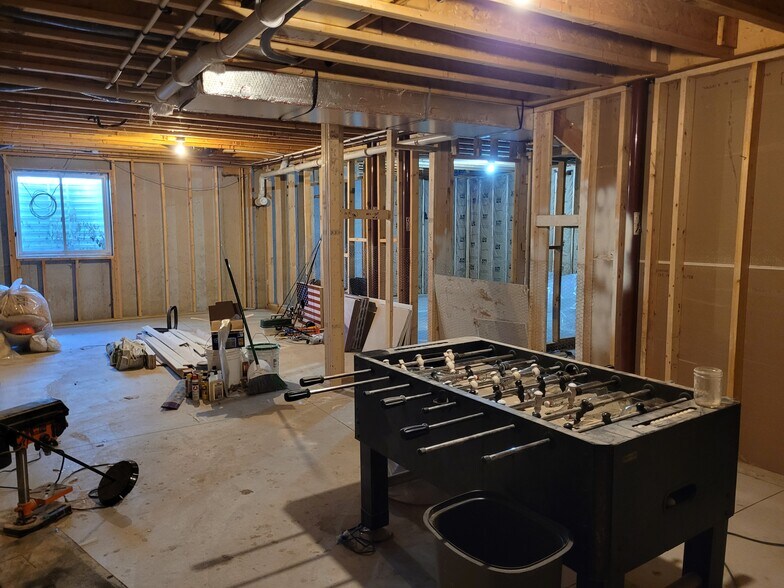 Building Photo - 6088 Pointview Ct