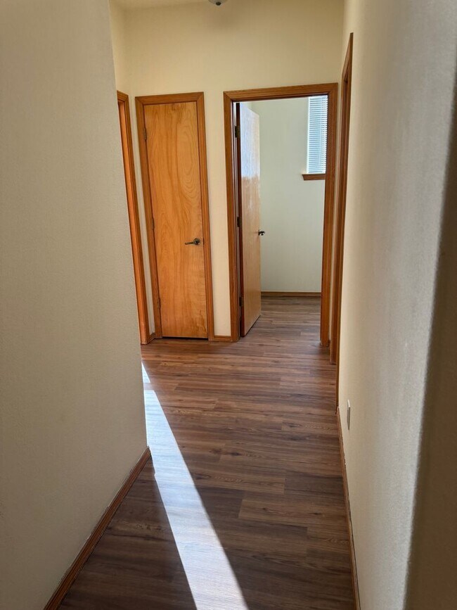 Building Photo - 11004 Catamount Dr NW